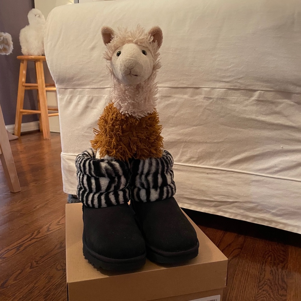 Ugg Fluff Mini Quilted Zebra Boot 7 New